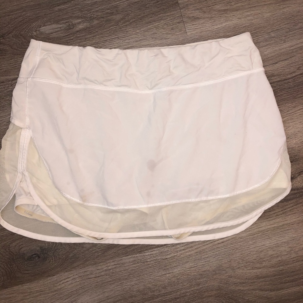 White lulu lemon tennis skirt